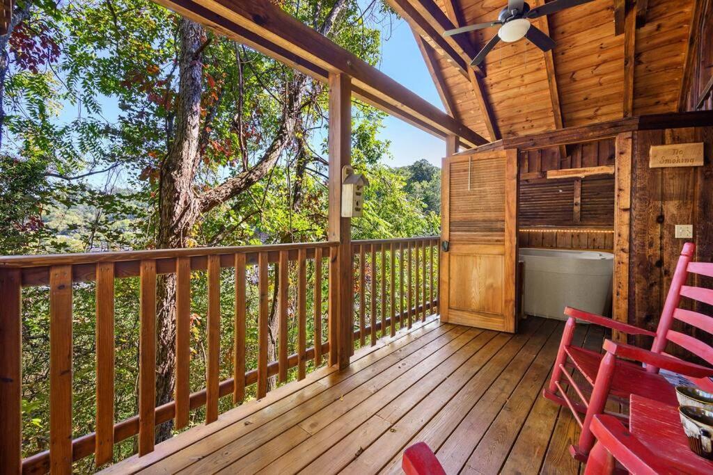 Do Not Disturb - Pigeon Forge Smoky Mountain Studio Cabin, Hot Tub, Fireplace 外观 照片