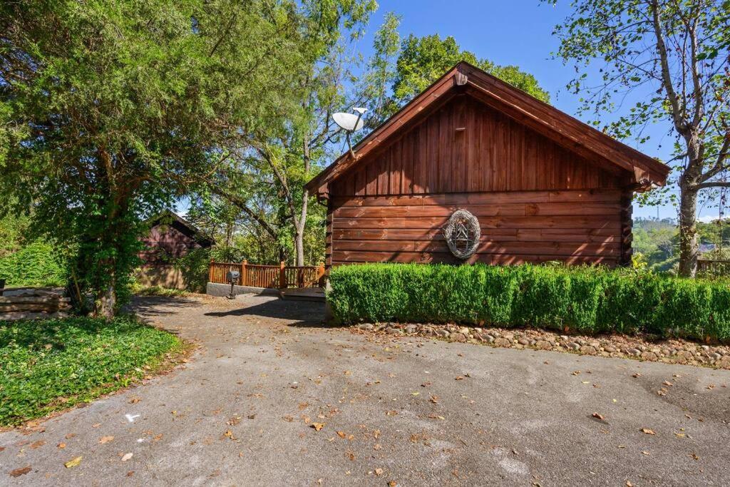 Do Not Disturb - Pigeon Forge Smoky Mountain Studio Cabin, Hot Tub, Fireplace 外观 照片